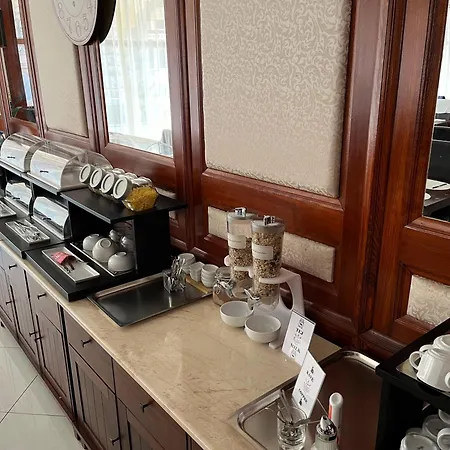 柯尼希酒店 3*